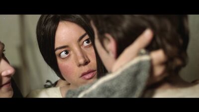 Alison Brie, Aubrey Plaza, Kate Micucci i inne – nago i seksownie – „The Little Hours” (2017) HD 1080p