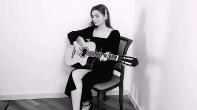 Polina: versión de «Entrelazo el viento en mi pelo corto»