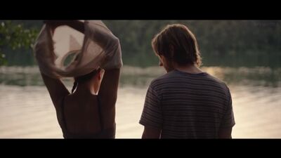 Aylin Tezel nuda - Lost in the Living (2013) HD 720p Guarda online / Айлин Тецель