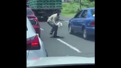 J'ai ramassé une fille sur la route