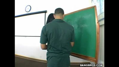 Mme Mariah Milano est ma professeure d'éducation sexuelle