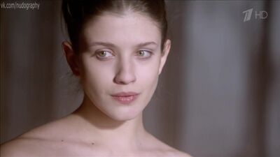 Анна Чиповська оголена у фільмі «Про кохання» (2017) — Фрагмент з програми «Вечірній Ургант» (22.03.2017) 1080i