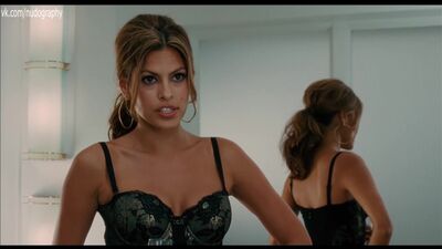 Eva Mendes et Meg Ryan dans le film « The Women » (2008, Diane English) 1080p