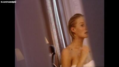 Trine Dyrholm, Helle Dolleris desnuda - La fiesta (1998) Ver en línea