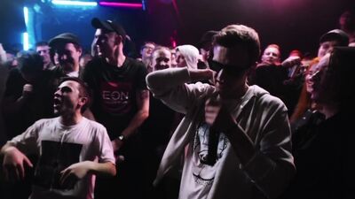 15 ANOS VERSUS Eldar Dzharakhov VS Dmitry Larin – um vídeo de arrasar #LARIN #LARINZASHKVAR #15ANOS #DEVEMOSVÍDEO #VERSUS #LARINNADONYSHKE