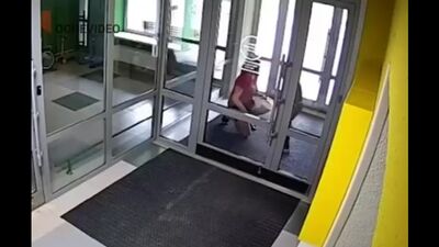 En Kazán, una madre golpeó a su hijo