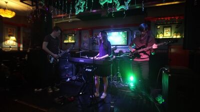 Hale De Mars – Ветер Марта (Live in der London Bar)