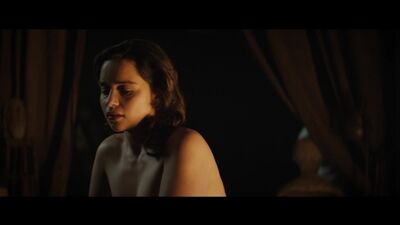 Emilia Clarke desnuda - La voz de la piedra (2017) Ver online / Emilia Clarke - La voz de la piedra