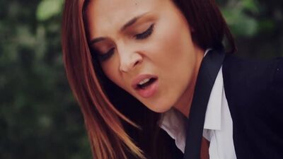 Alexis Brill Sesso con una ragazza rossa _ Skepta - All Over The House