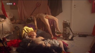 Louise Mieritz, Ditte Hansen Nude - Ditte et Louise s01e04 (2015)